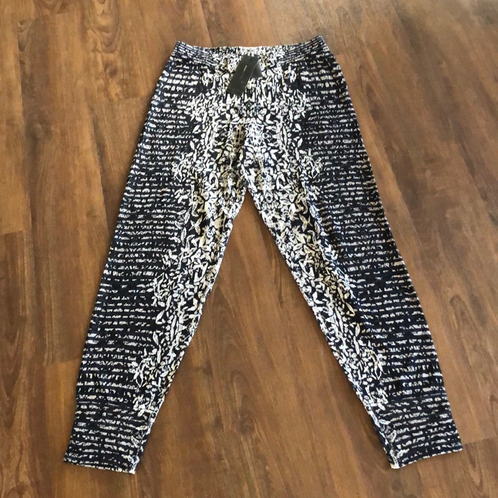 Beautiful BcbgMaxAzria leggings / pans S/M